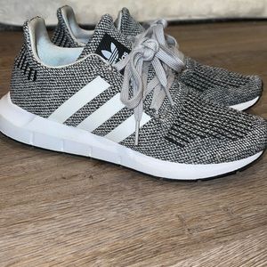 Adidas swift run sneakers